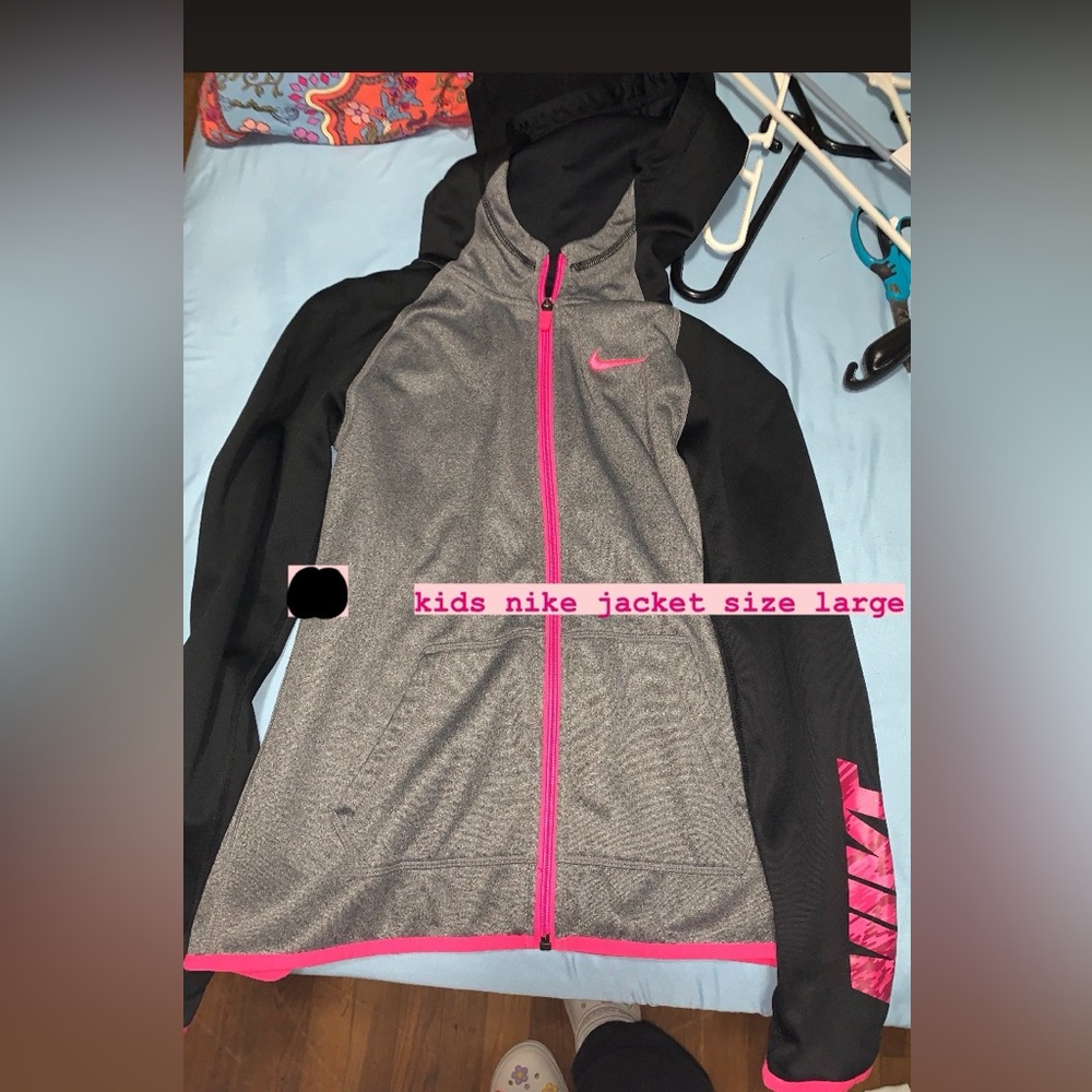kids pink/black nike jacket
